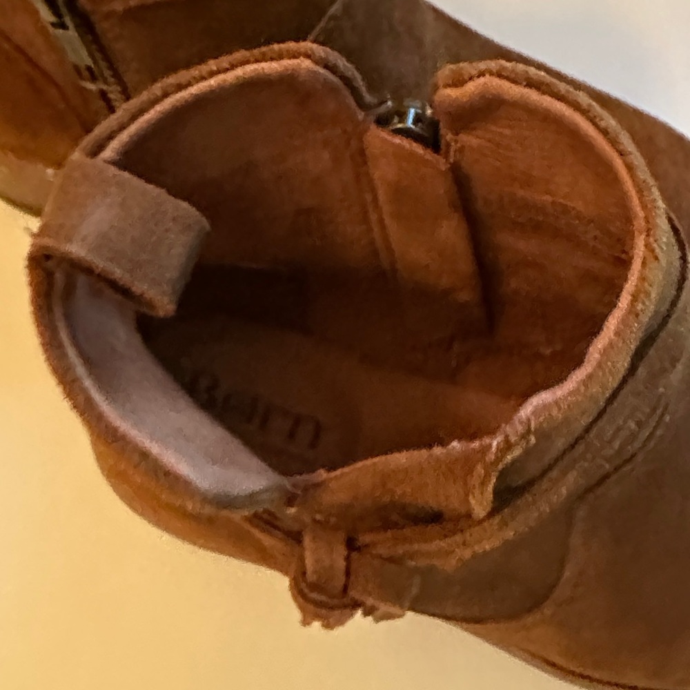 Born Chestnut Suede Comfort Ankle Booties Tassels Zip Size 7.5 - Picture 5 of 11